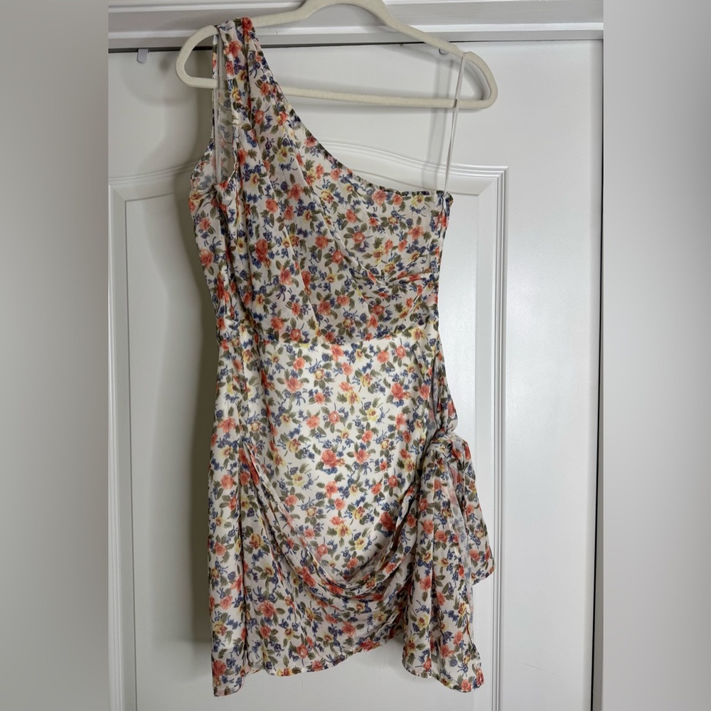 NWOT Floral One-Shoulder Dress